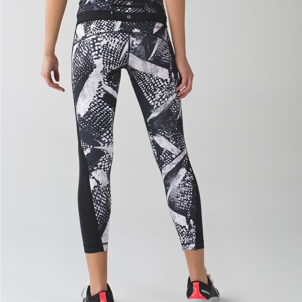 Lululemon Pace Tight *Full-on Luxtreme style Number: W5L76S - Picture 10 of 13